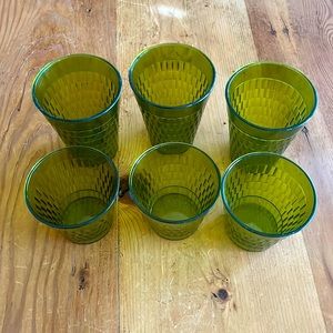 Six Vintage Plastic Picnic Cups